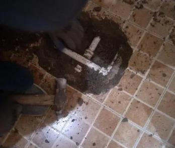 尼玛卫生间漏水维修公司为您分享下卫生间渗水如何处理及注意事项